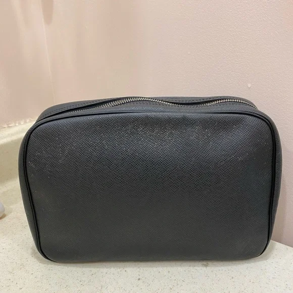 Louis Vuitton Toiletry Pouch Taiga Leather GM Black